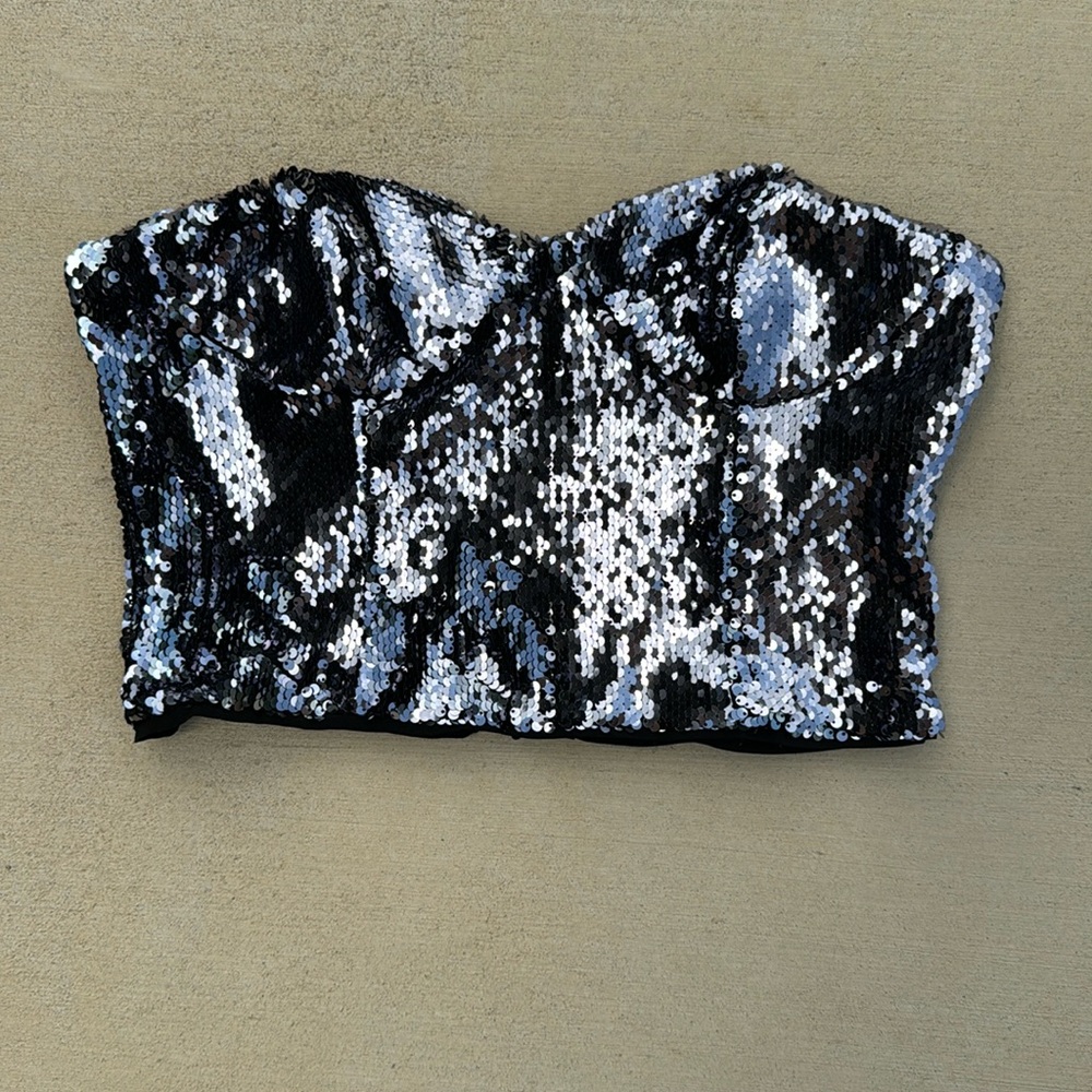 NWT Lucy Paris ‘Jamie’ Gunmetal Sequin Strapless Crop Top Size Medium - Picture 2 of 8